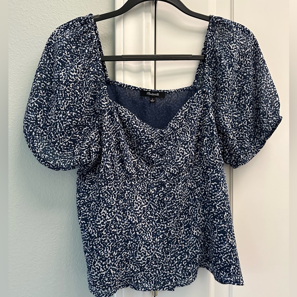 Madewell Blue & White Puff Short Sleeve Top with Button Front, Size 6